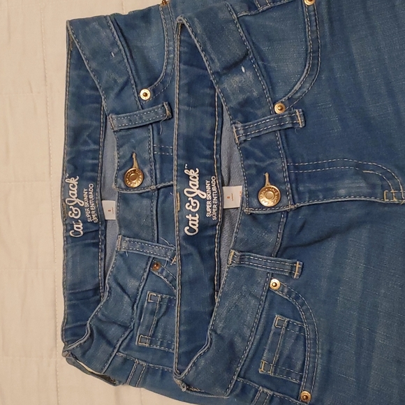 2 Girls Cat & Jack 👖 Jeans - Picture 3 of 5